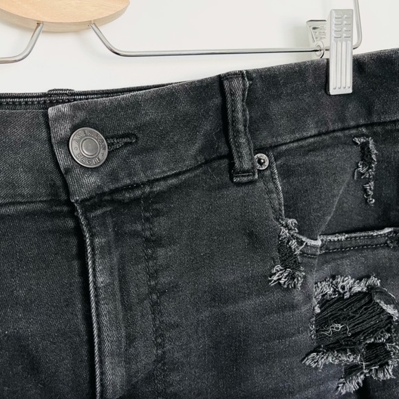 AMERICAN EAGLE High Waisted Black Distressed Denim Mini Skirt - Picture 10 of 13